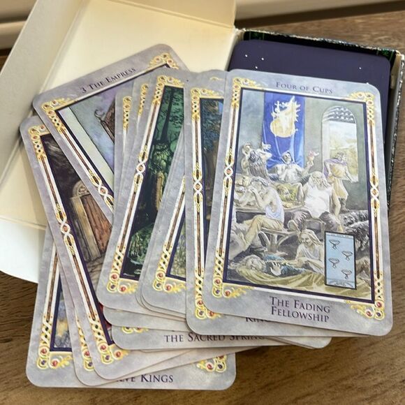 Legend The Arthurian Tarot Deck - Picture 5 of 5